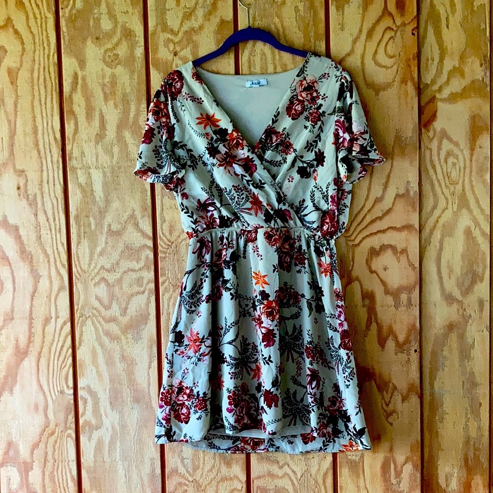Floral V neck mini dress